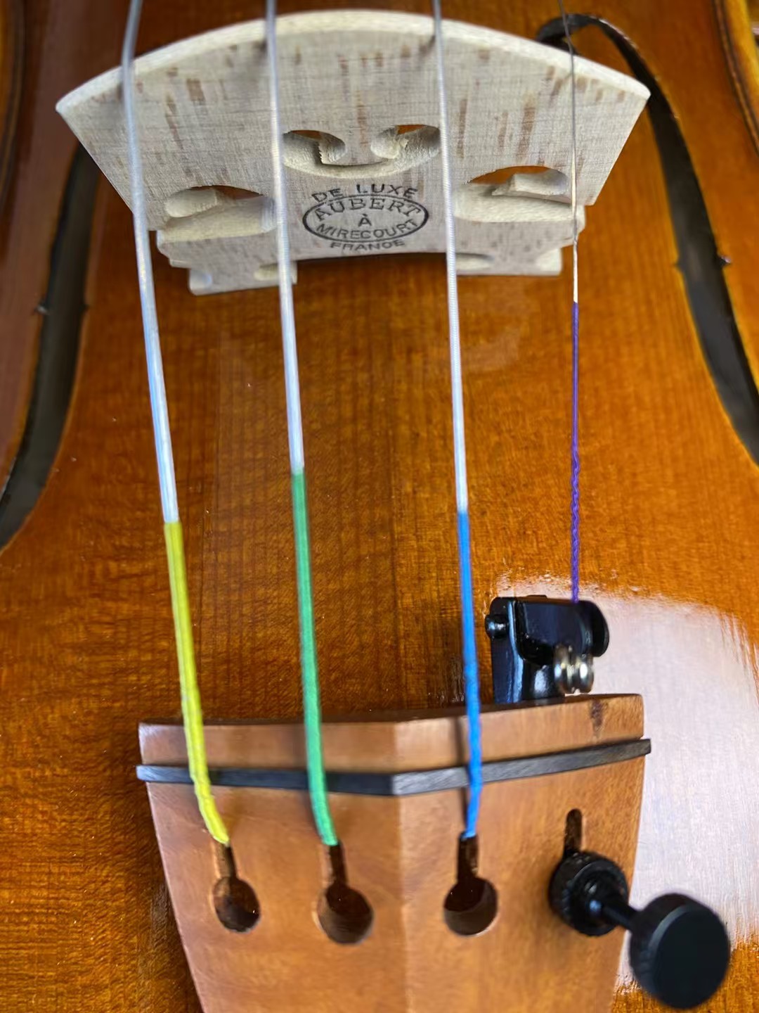 30年以上の歴史を持つ手作りの4/4サイズストラディバリウス - L Musical Instrument のレビューと価格